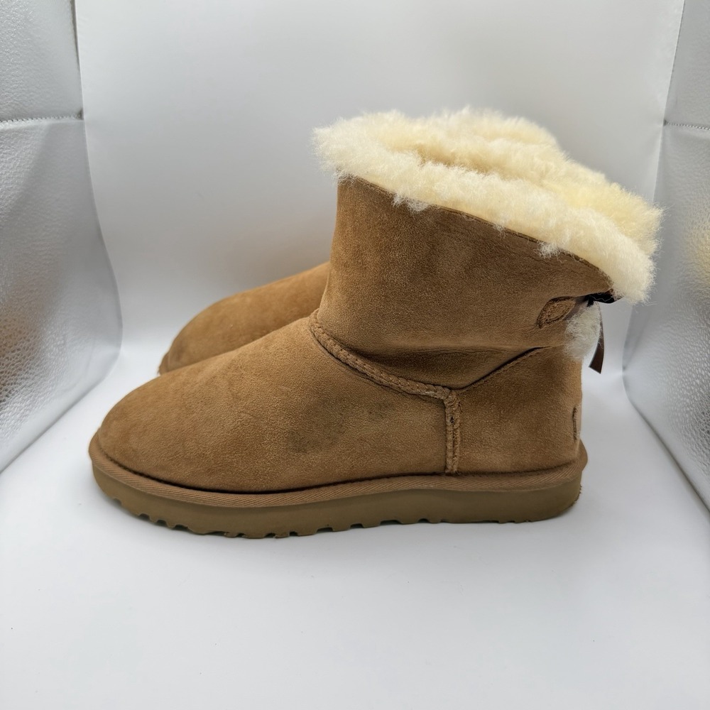 UGG Baily Bow Short Booties Cozy Warm Women's Sz 7 Chestnut 1016501